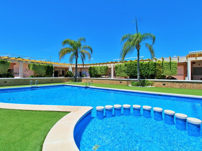 Villa for Sale in Mil Palmeras, Alicante 1