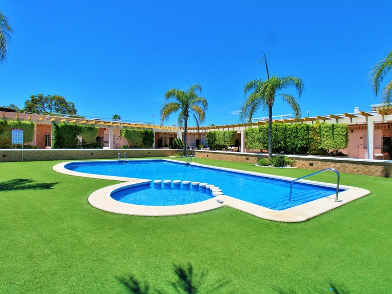 Villa for Sale in Mil Palmeras, Alicante 23