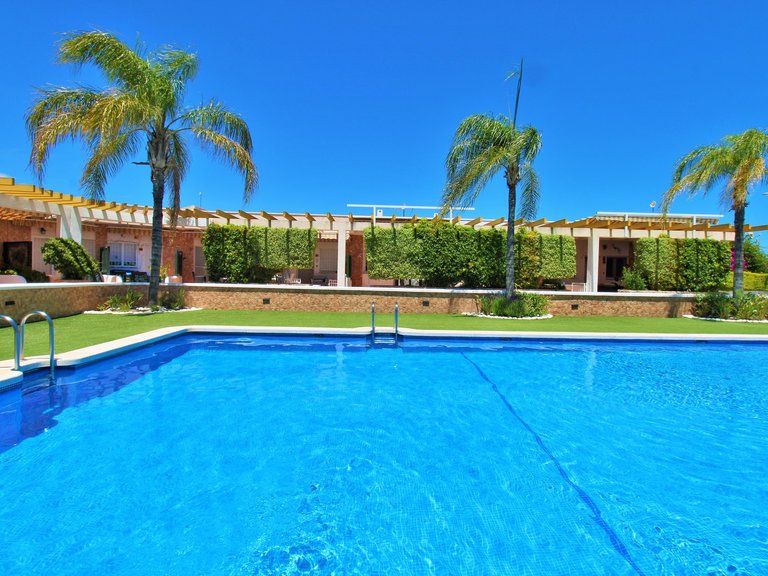 Villa for Sale in Mil Palmeras, Alicante 24