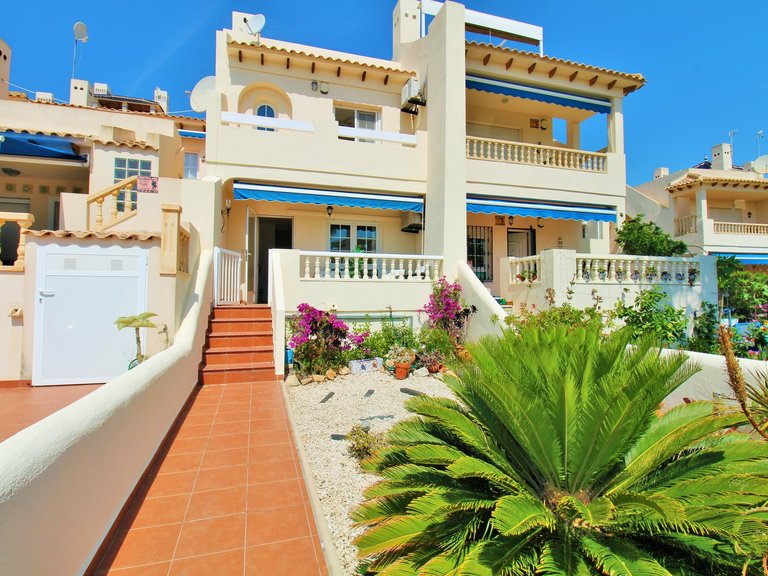 Town House for Sale in Las Ramblas, Alicante 1