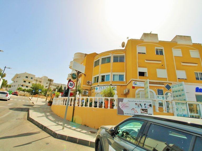 Apartment for Sale in Villamartin, Alicante 15