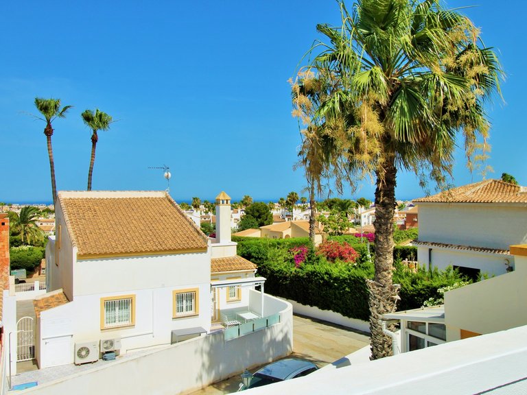 Villa for Sale in Villamartin, Alicante 22