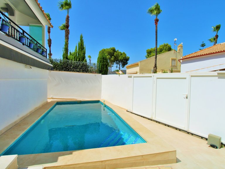 Villa for Sale in Villamartin, Alicante 25
