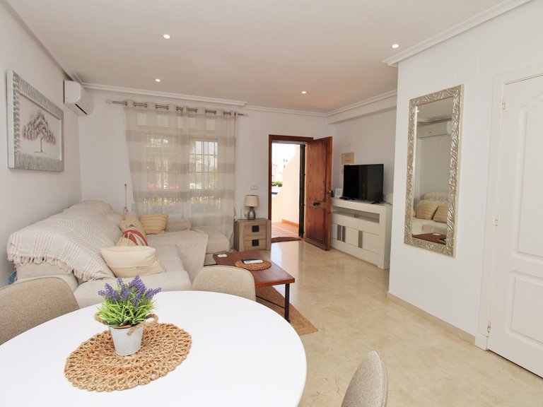 Town House for Sale in Villamartin, Alicante 7