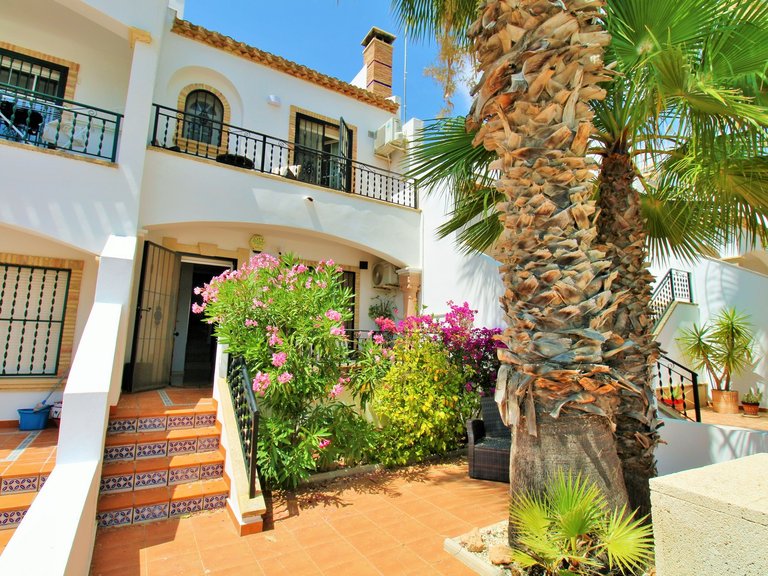 Town House for Sale in Villamartin, Alicante 1
