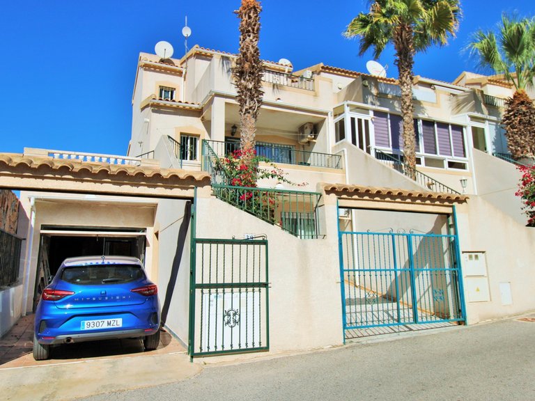 Town House for Sale in Villamartin, Alicante 1
