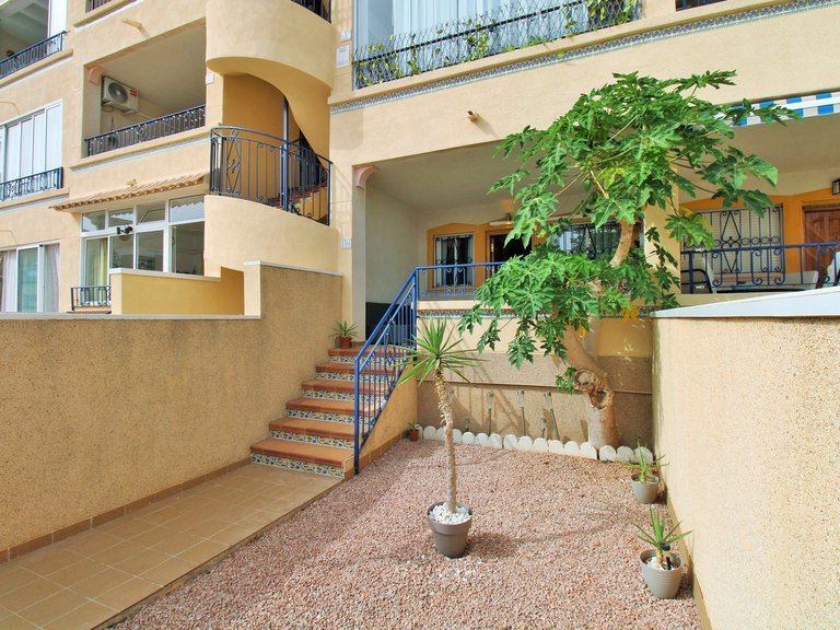 Apartment for Sale in Punta Prima, Alicante 25
