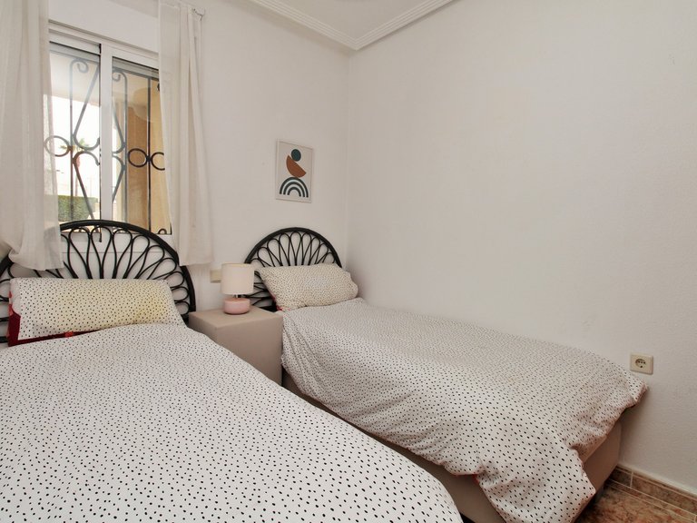 Apartment for Sale in Punta Prima, Alicante 20