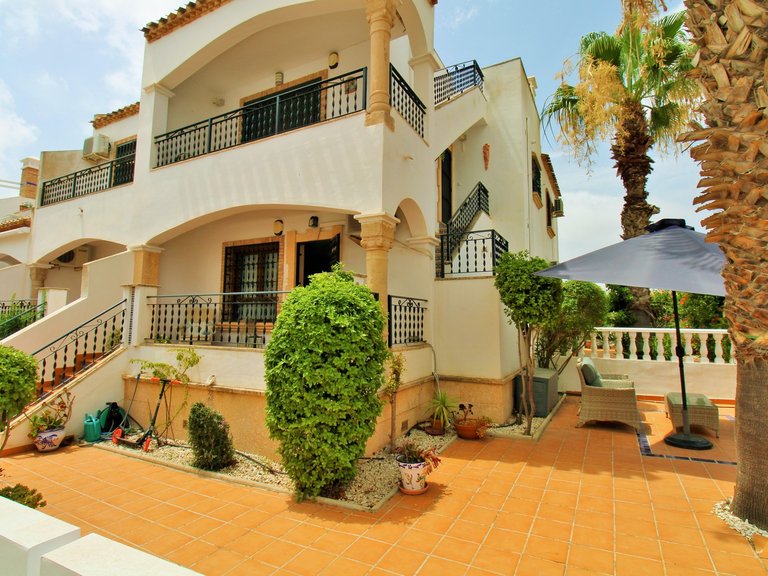 Apartment for Sale in Villamartin, Alicante 2