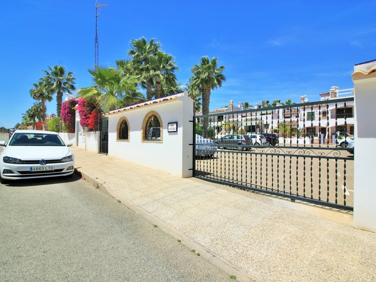 Apartment for Sale in Villamartin, Alicante 23