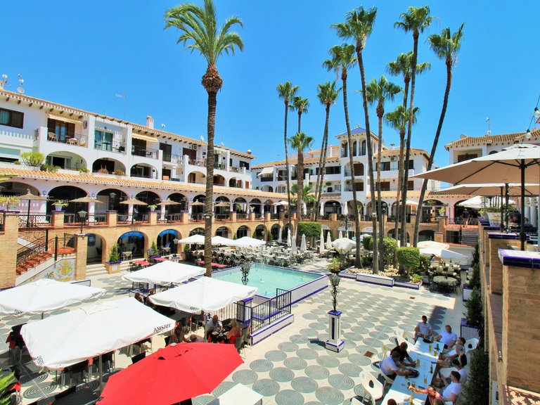 Apartment for Sale in Villamartin, Alicante 27