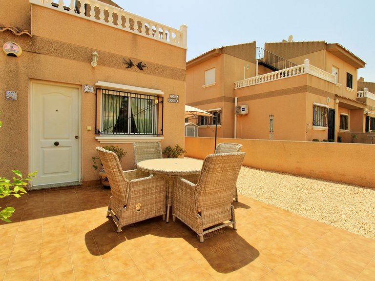 Town House for Sale in Villamartin, Alicante 3