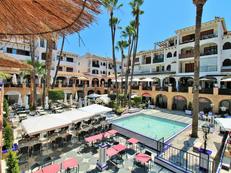 Apartment for Sale in Villamartin, Alicante 28
