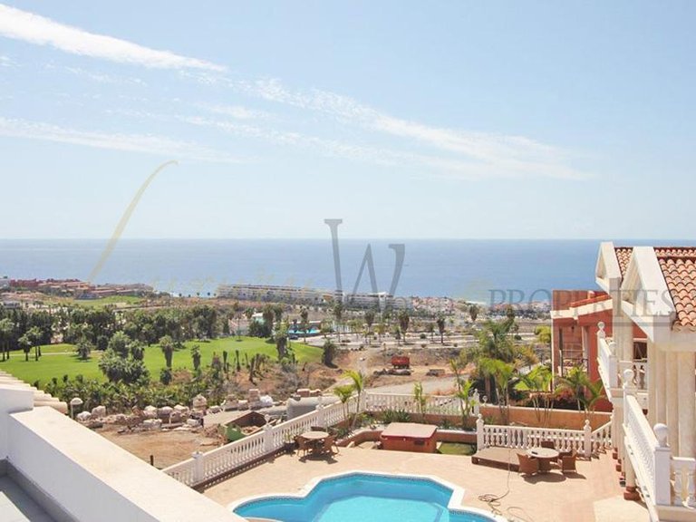 Villa for Sale in Costa Adeje, Tenerife, España 13