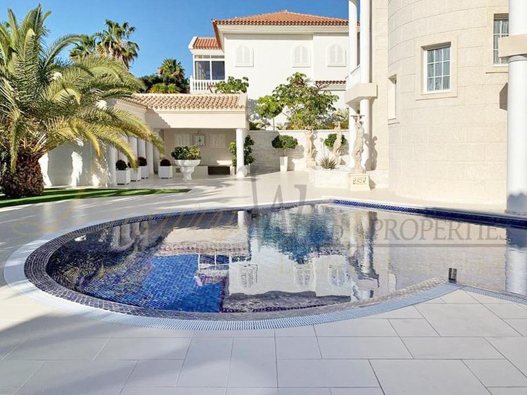 Villa for Sale in Costa Adeje, Tenerife, España 5