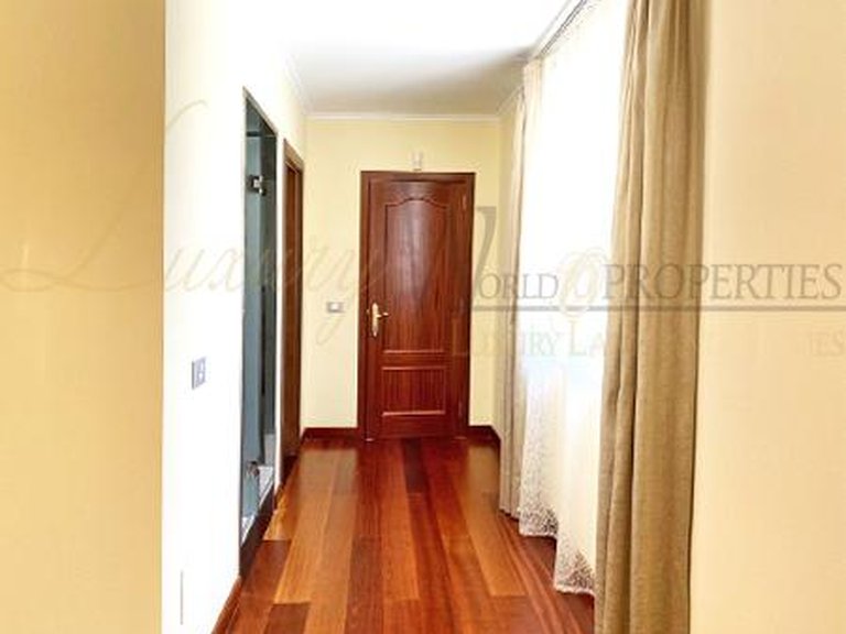 Villa for Sale in Amarilla Golf, Tenerife, España 18
