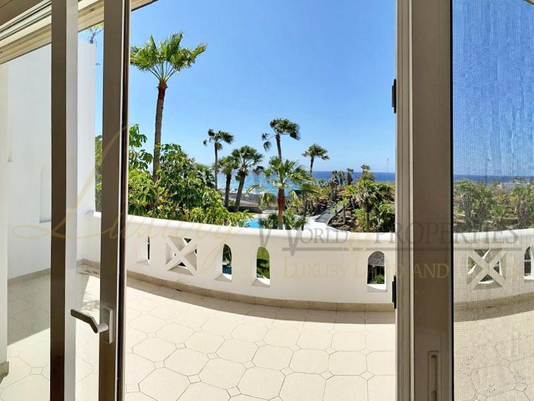 Villa for Sale in Amarilla Golf, Tenerife, España 20