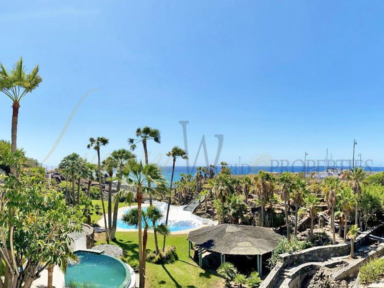 Villa for Sale in Amarilla Golf, Tenerife, España 28