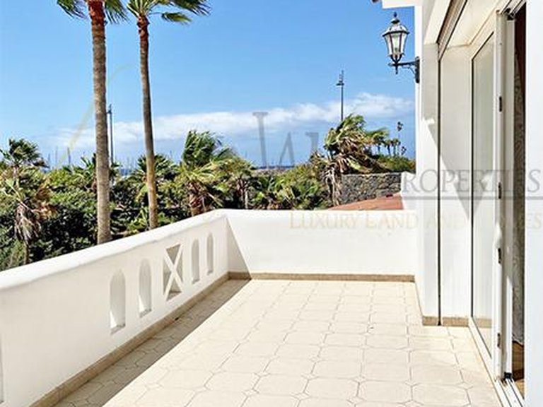 Villa for Sale in Amarilla Golf, Tenerife, España 21