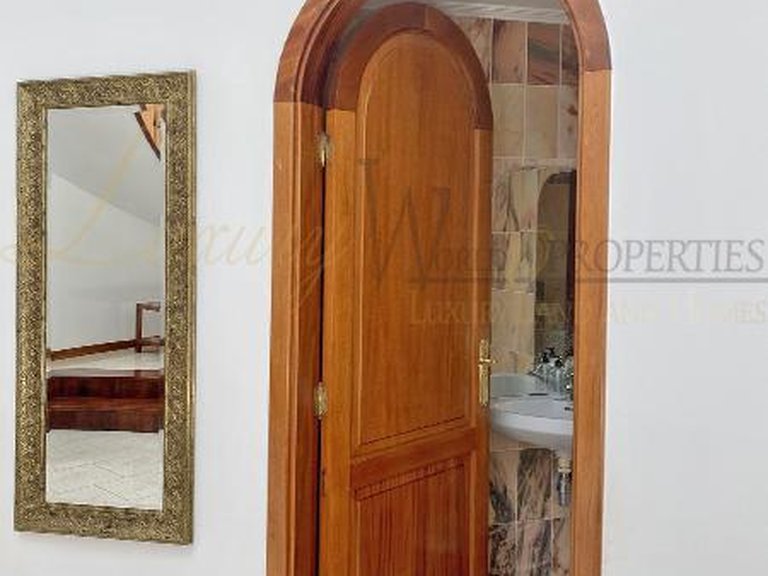 Villa for Sale in Amarilla Golf, Tenerife, España 11