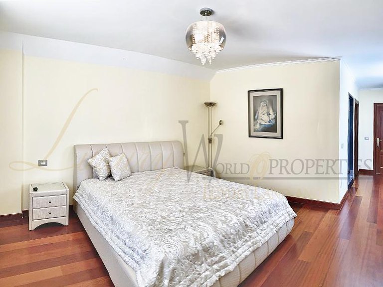 Villa for Sale in Amarilla Golf, Tenerife, España 16