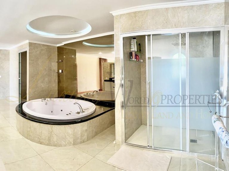 Villa for Sale in Amarilla Golf, Tenerife, España 24