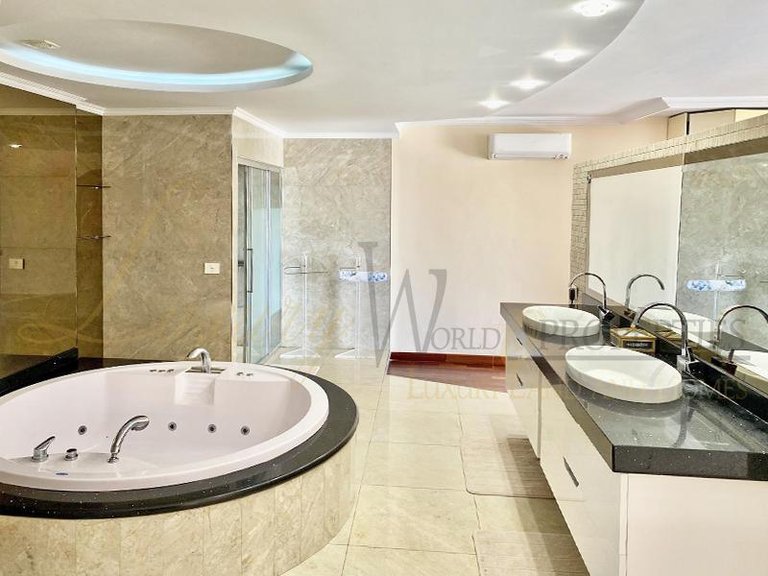 Villa for Sale in Amarilla Golf, Tenerife, España 26