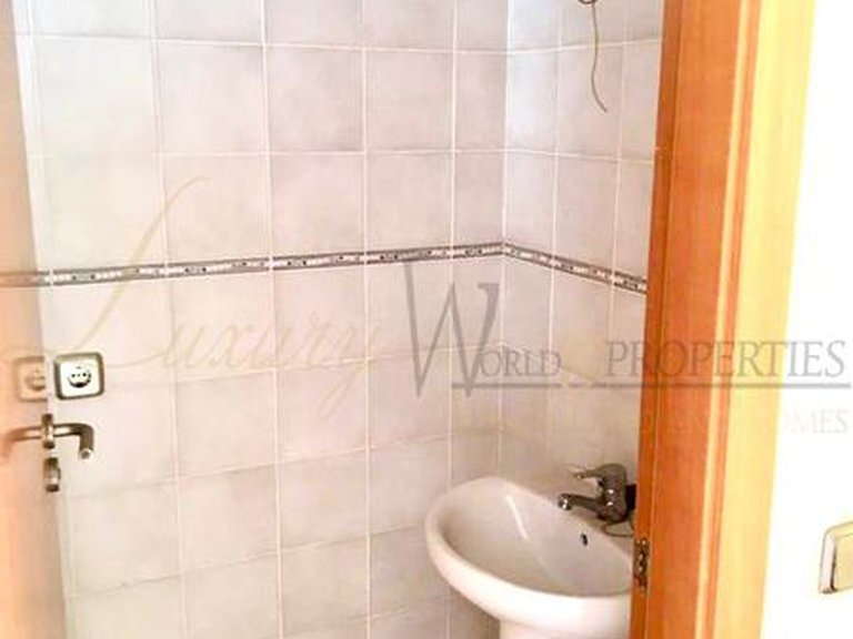 Town House for Sale in Costa Adeje, Tenerife, España 30
