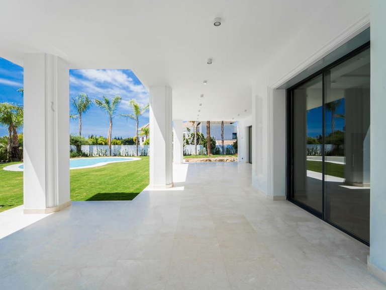 Villa for Sale in Marbella, Malaga 8