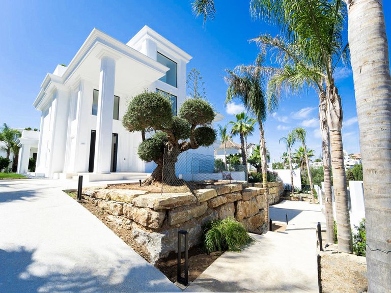 Villa for Sale in Marbella, Malaga 11
