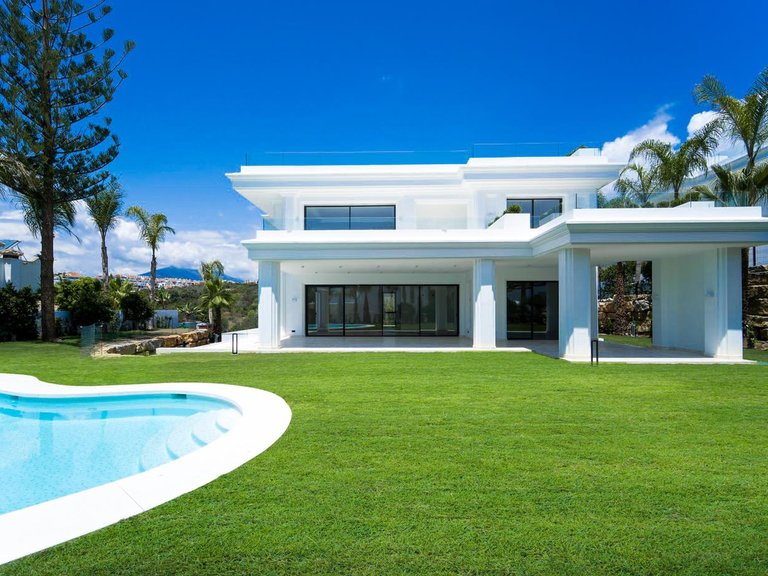 Villa for Sale in Marbella, Malaga 9