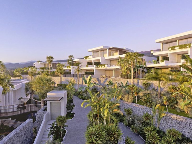 Town House for Sale in Guia De Isora, Tenerife, España 1