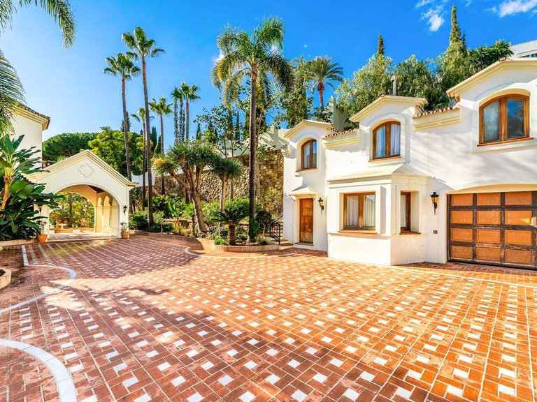 Вилла на продажу в Бенахависе, Малага 16