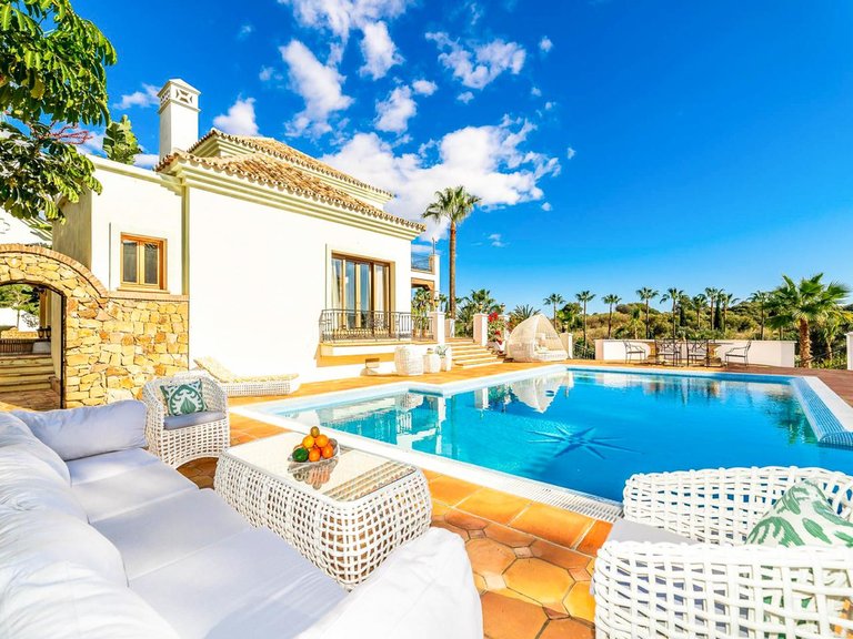 Вилла на продажу в Бенахависе, Малага 19