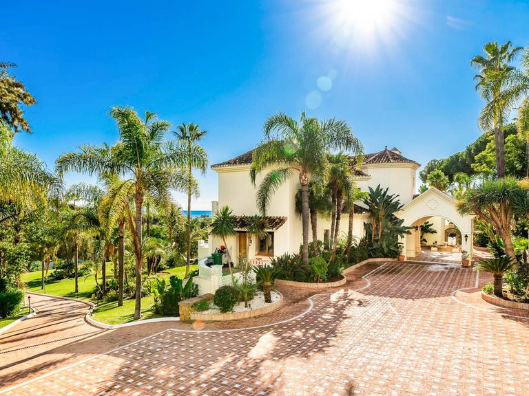 Вилла на продажу в Бенахависе, Малага 3