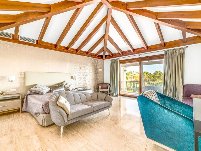 Вилла на продажу в Бенахависе, Малага 10