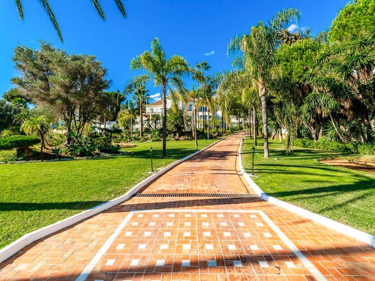 Вилла на продажу в Бенахависе, Малага 15