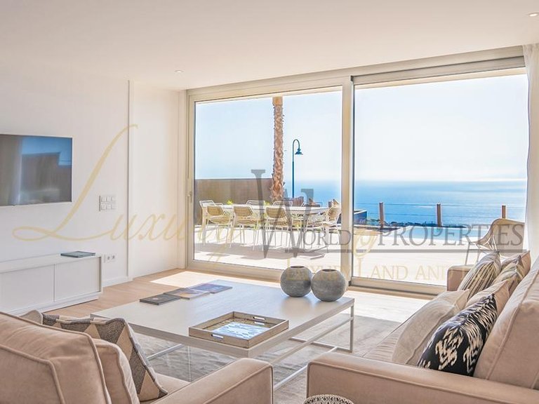 Villa for Sale in Guia De Isora, Tenerife, España 9
