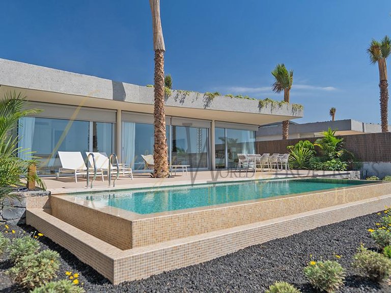 Villa for Sale in Guia De Isora, Tenerife, España 1