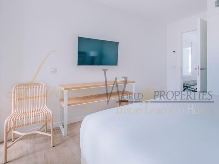 Villa for Sale in Guia De Isora, Tenerife, España 22