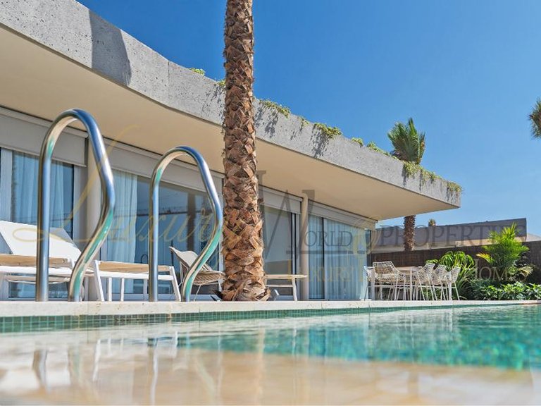 Villa for Sale in Guia De Isora, Tenerife, España 4