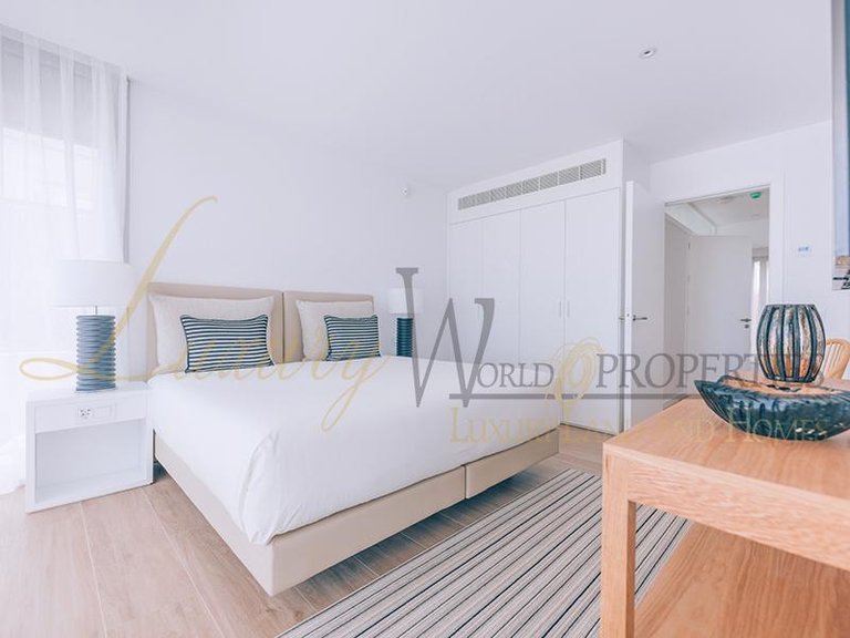 Villa for Sale in Guia De Isora, Tenerife, España 19