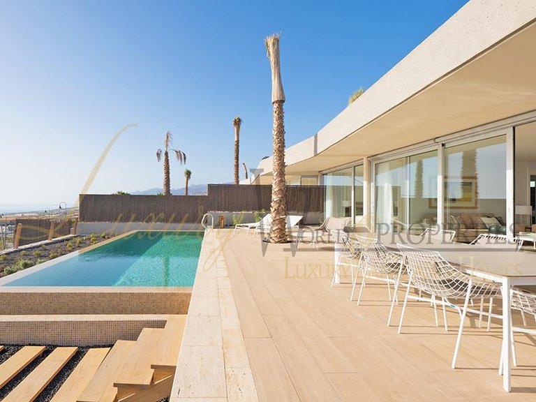 Villa for Sale in Guia De Isora, Tenerife, España 5