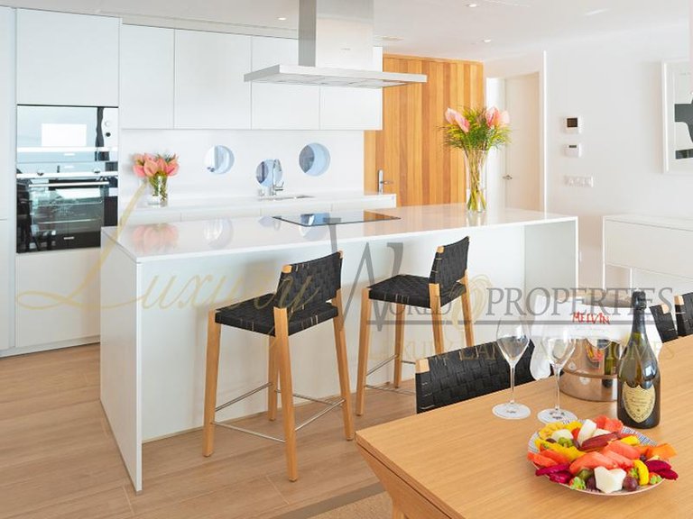 Villa for Sale in Guia De Isora, Tenerife, España 12