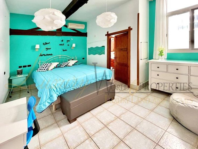 Villa for Sale in Las Rosas, Tenerife, España 13