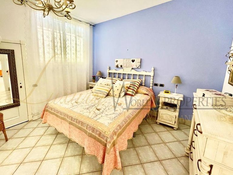 Villa for Sale in Las Rosas, Tenerife, España 14