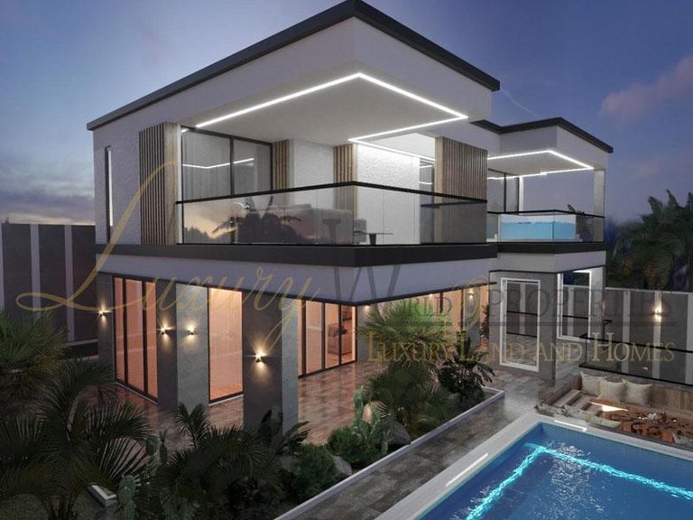 Villa for Sale in Costa Adeje, Tenerife, España 2