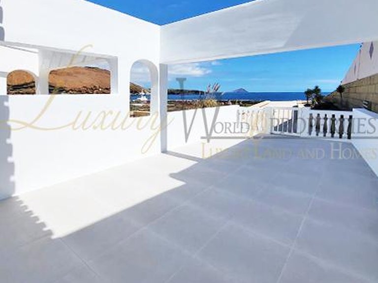 Apartment for Sale in Costa Del Silencio, Tenerife, España 1