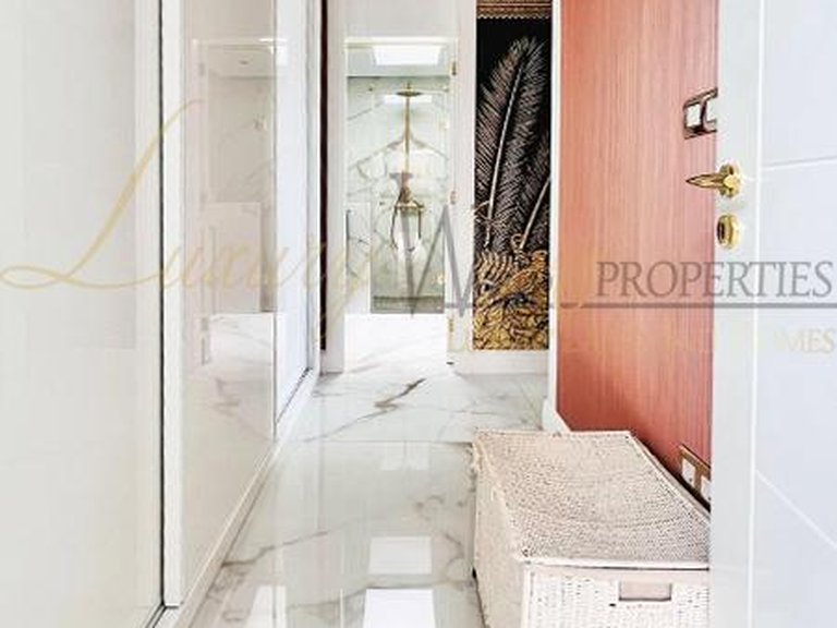 Villa for Sale in Costa Adeje, Tenerife, España 24