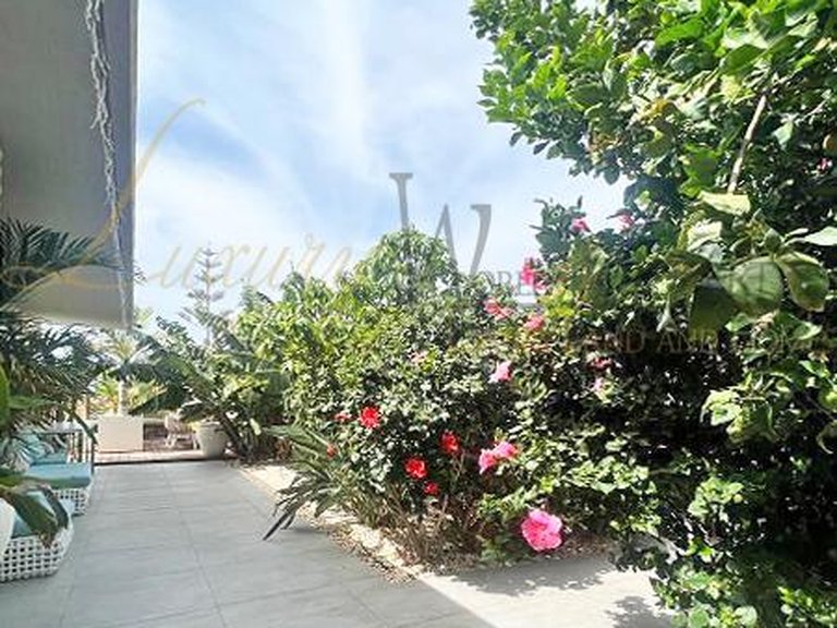 Villa for Sale in Costa Adeje, Tenerife, España 6